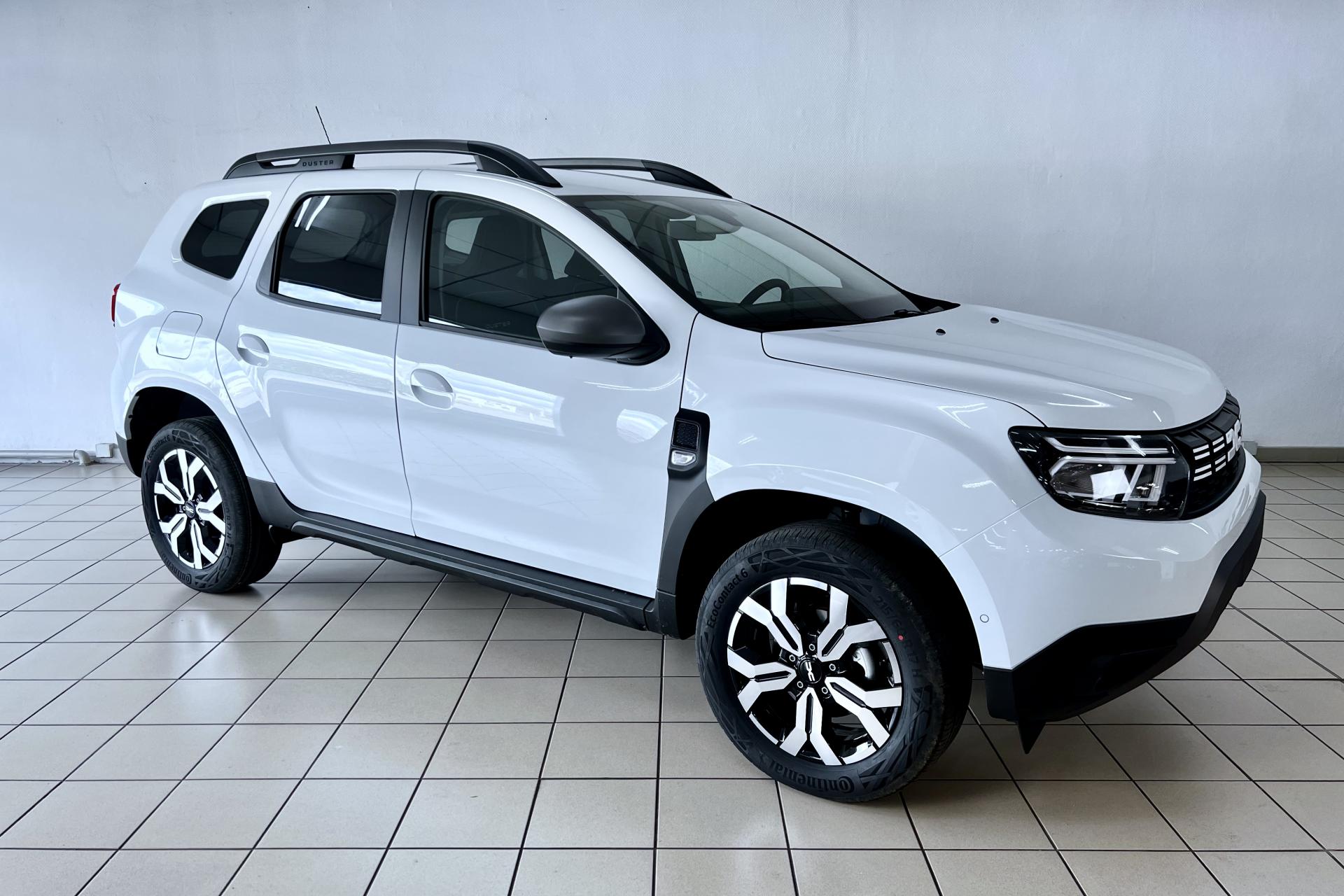 2022 Dacia Duster Facelift Debuts With Dual-Clutch Automatic Gearbox